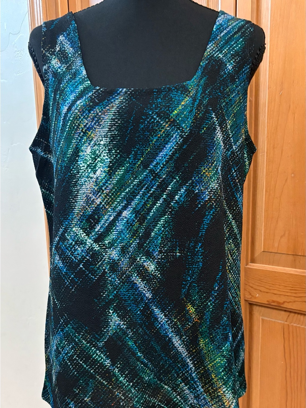 Units Dark Plaid Print Sleeveless Tank Top Medium NWOT